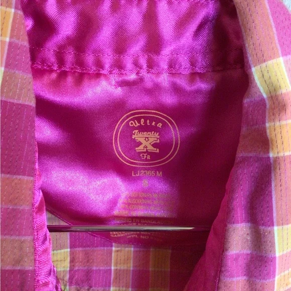 Women’s sleeveless western pink plaid shirt - Picture 2 of 6